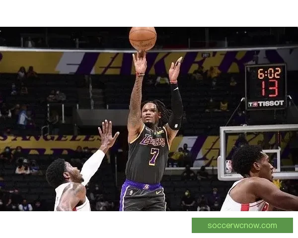 雄鹿不敌马刺无缘季后赛 文班23分15篮板6助攻卡斯尔三双字母哥目睹出局